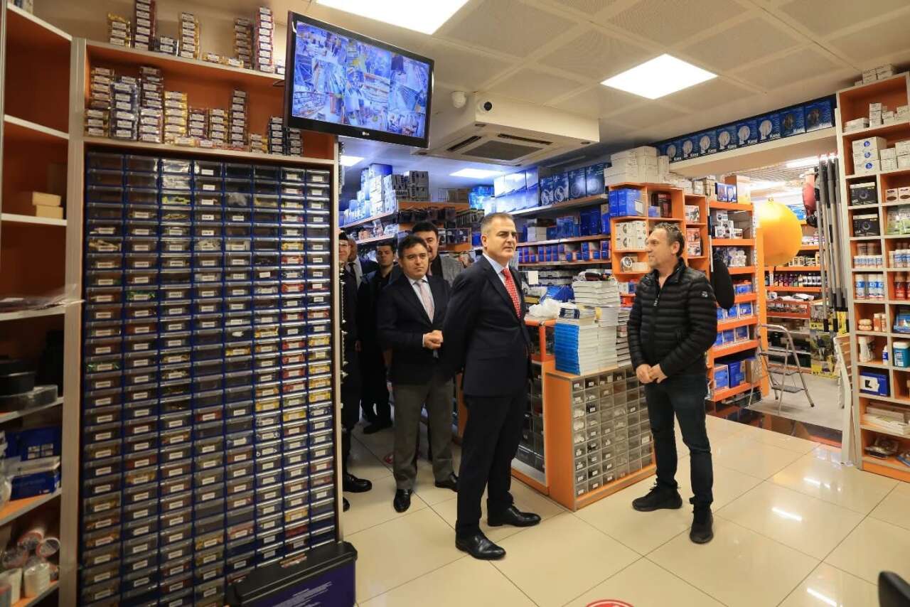 Muğla Valisi Dr. İdris Akbıyık Marmaris Esnafını Ziyaret Etti 1